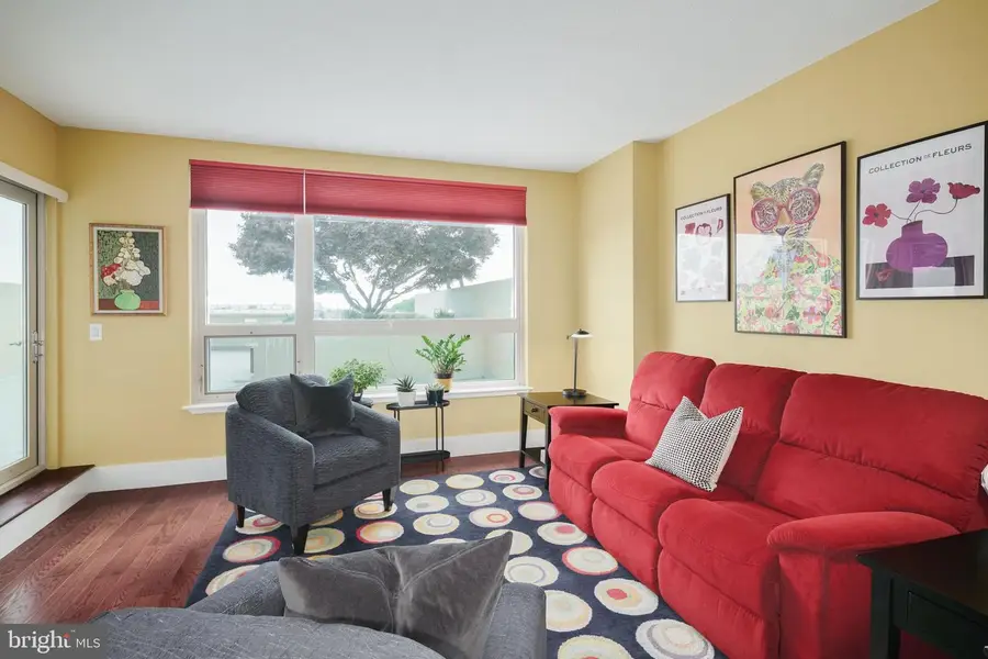 717 S Columbus Blvd #406, Philadelphia, PA 19147 - #3