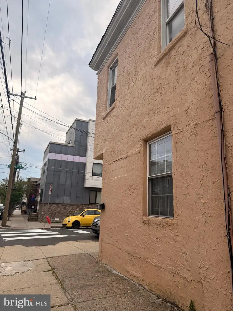 2636 Emerald St, Philadelphia, PA 19125 - #3