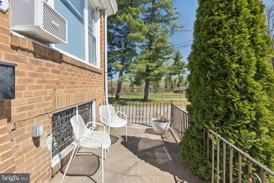 674 Wendover St, Philadelphia, PA 19128 - #2