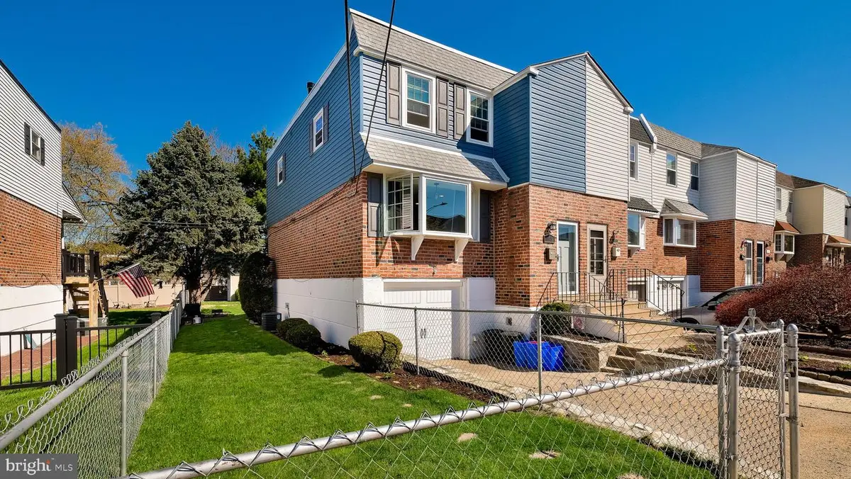 11720 Dimarco Dr, Philadelphia, PA 19154 - #1