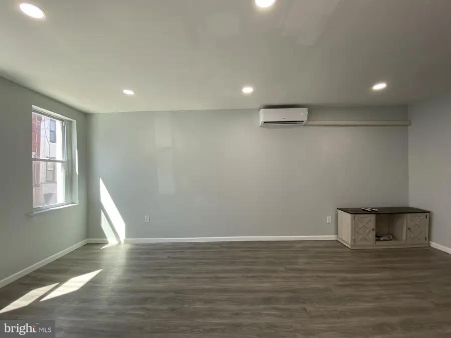 345 Winton St, Philadelphia, PA 19148 - #2