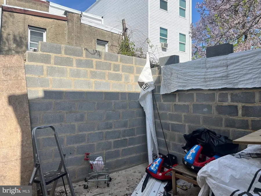 2536 N Warnock St, Philadelphia, PA 19133 - #3