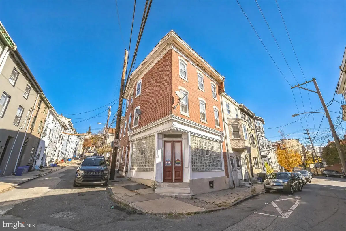 4417 Baker St, Philadelphia, PA 19127 - #1