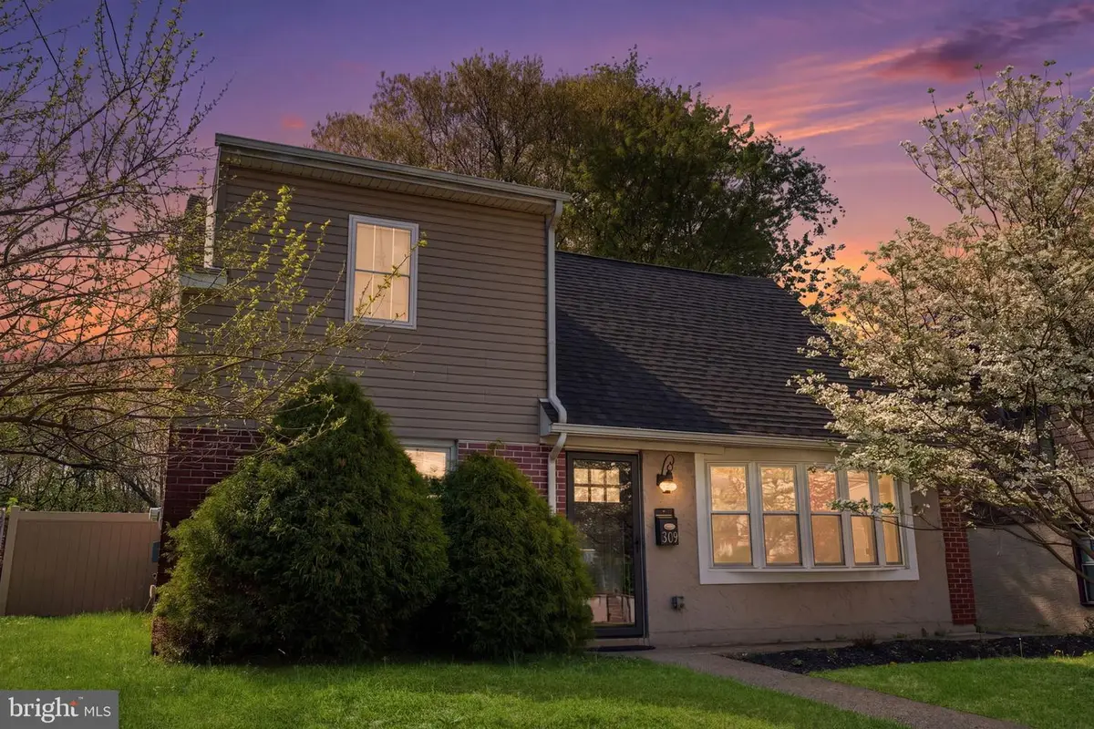 369 Livezey St, Philadelphia, PA 19128 - #1