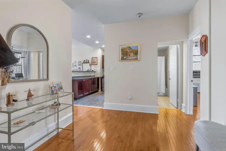 250 S 13th St #11e, Philadelphia, PA 19107 - #3