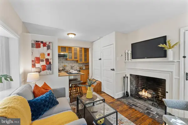 1135 Waverly St, PHILADELPHIA, PA 19147