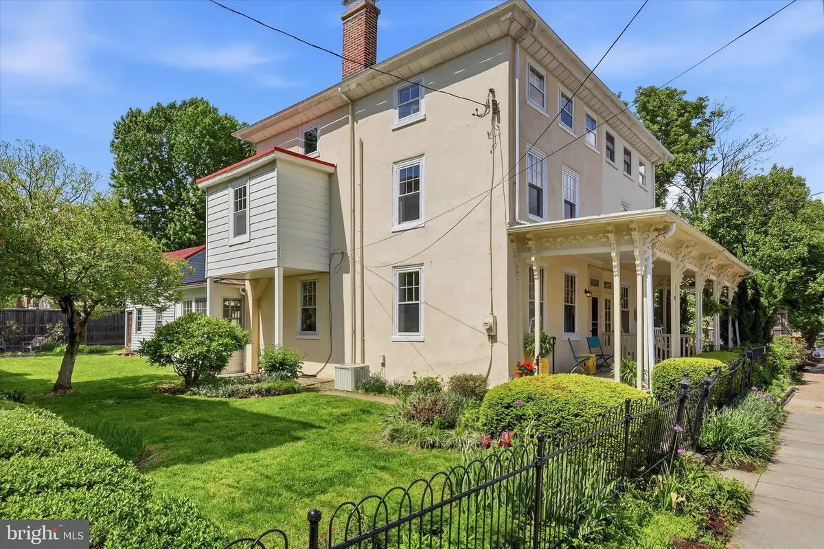 23 W Gravers Ln, Philadelphia, PA 19118 - #1