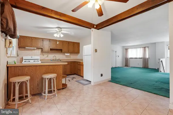 12248 Sweet Briar Rd, PHILADELPHIA, PA 19154