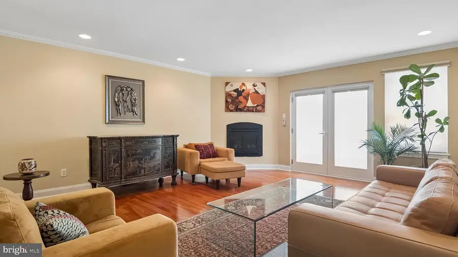 718 S 19th St, Philadelphia, PA 19146 - #2