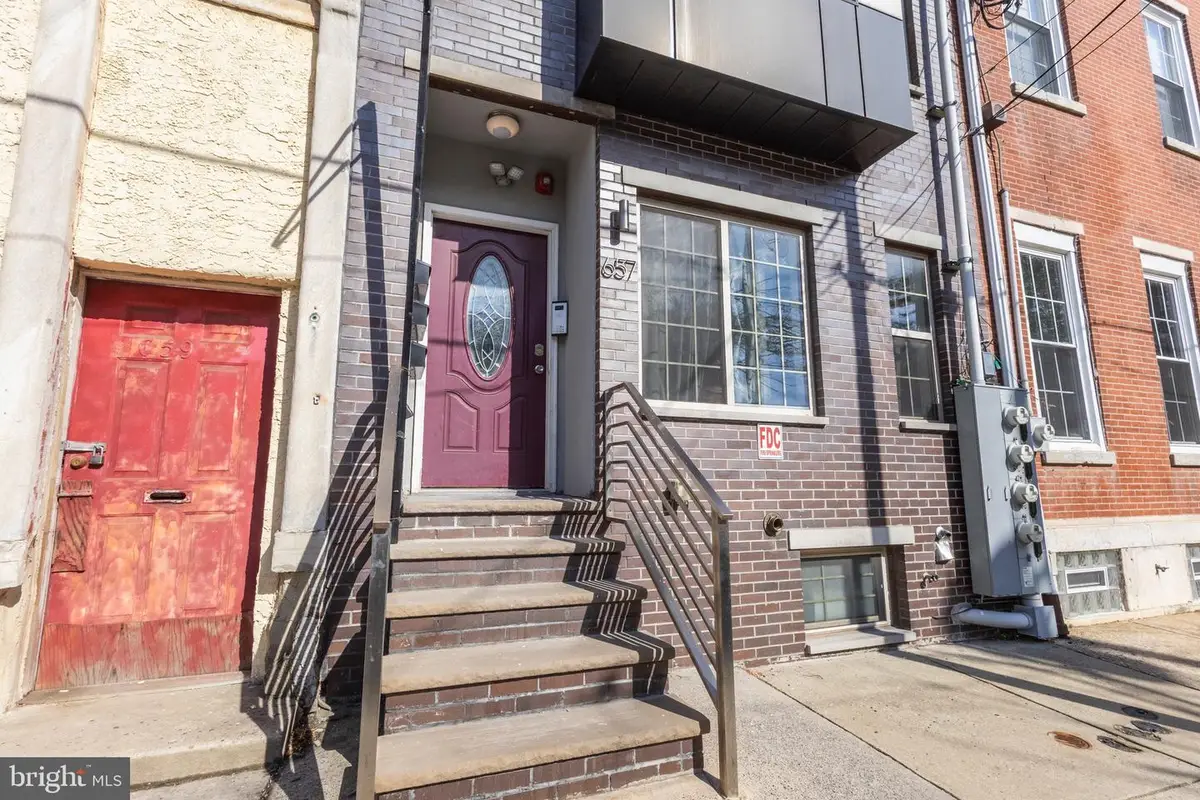 657 N 12th St, Philadelphia, PA 19123 - #1