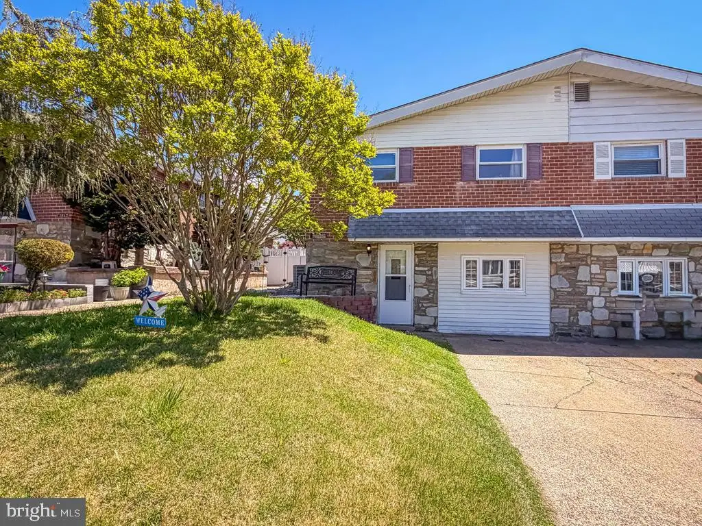 9015 Cloverly Rd, Philadelphia, PA 19136 - #1