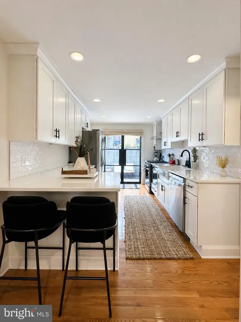 1031 Emily St, Philadelphia, PA 19148 - #2