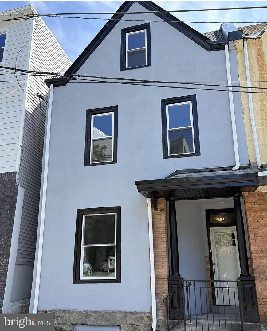 303 Green Ln, Philadelphia, PA 19128 - #1