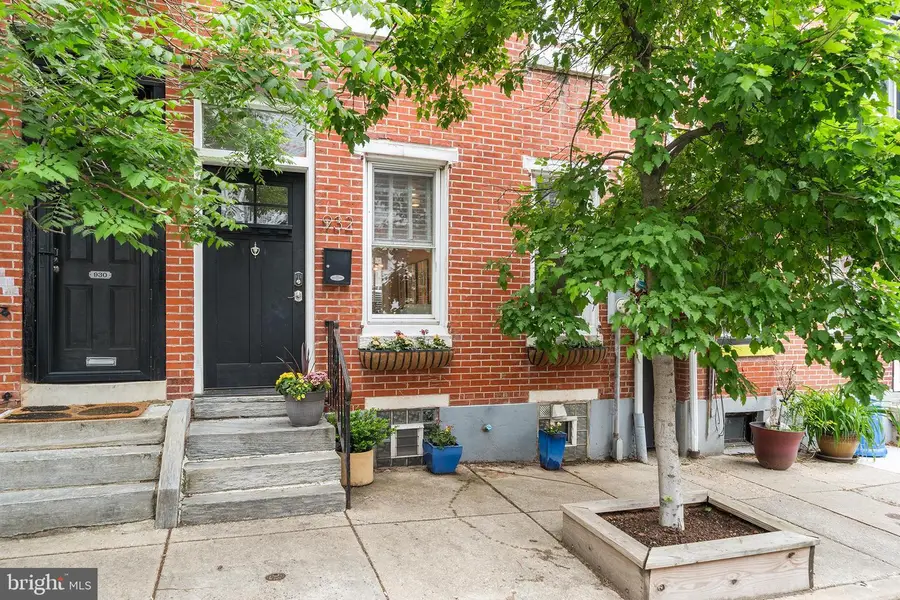 932 N Orianna St, Philadelphia, PA 19123 - #2