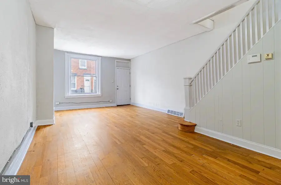 1528 S Hollywood St, Philadelphia, PA 19146 - #3