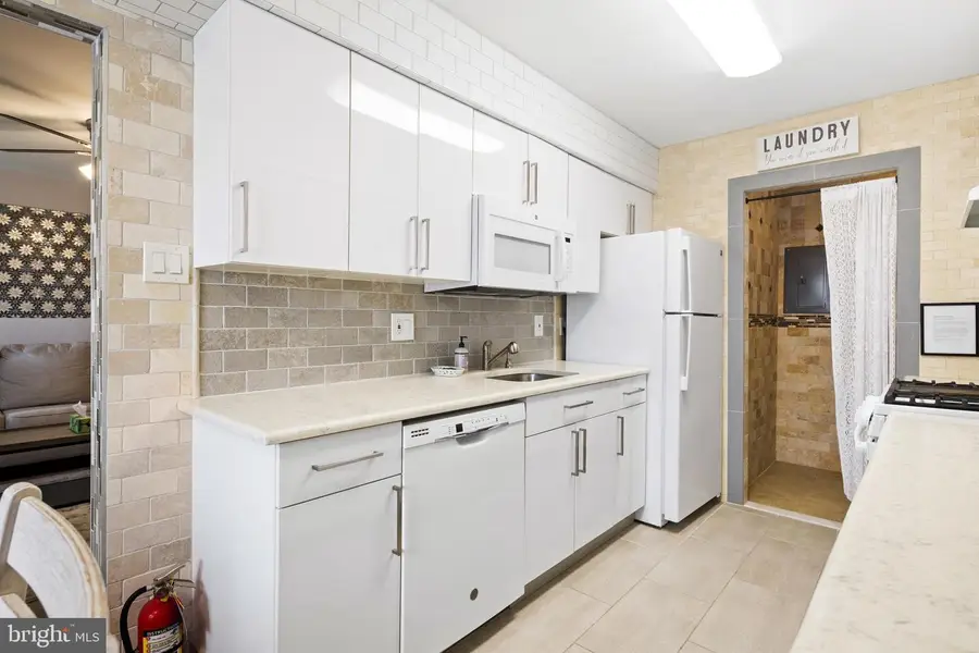 7015 Ridge Ave #13, Philadelphia, PA 19128 - #3