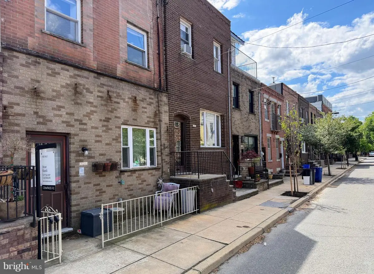 910 Mountain St, Philadelphia, PA 19148 - #1
