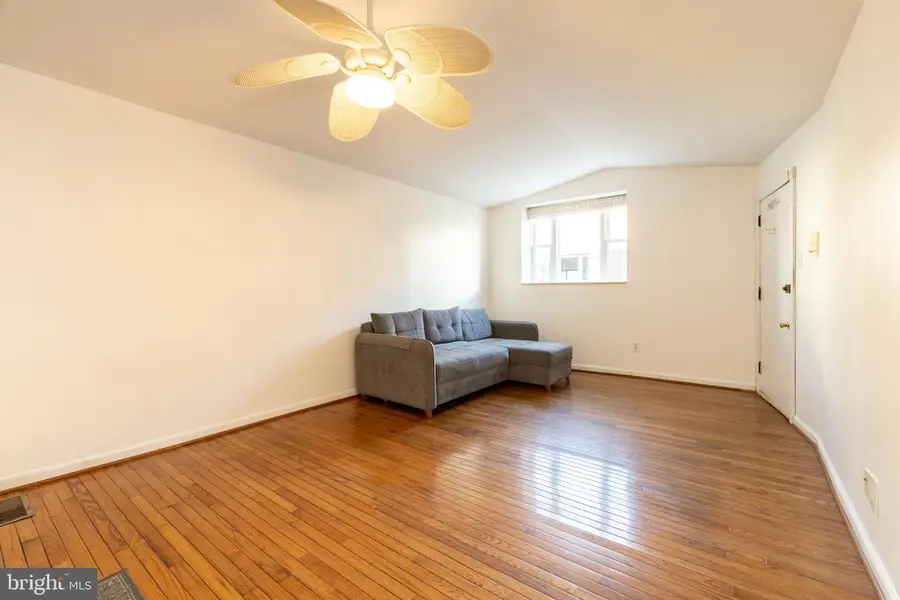 910 Mountain St, Philadelphia, PA 19148 - #3