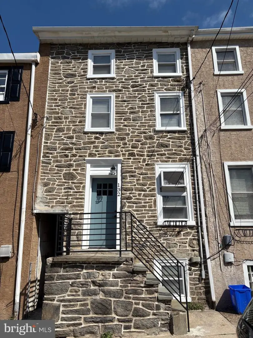 132 Grape St, Philadelphia, PA 19127 - #1