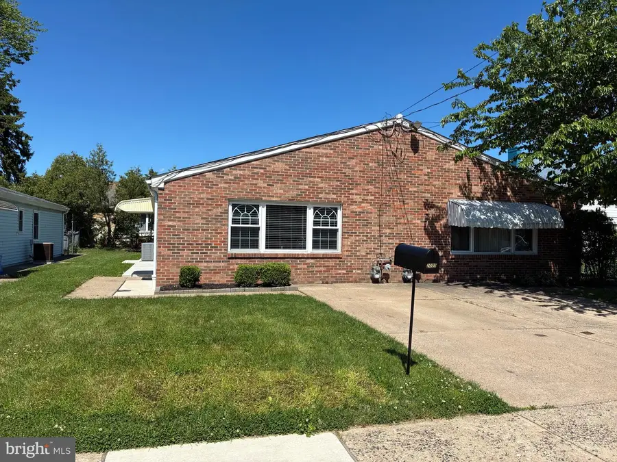 2005 Murray St, Philadelphia, PA 19115 - #2