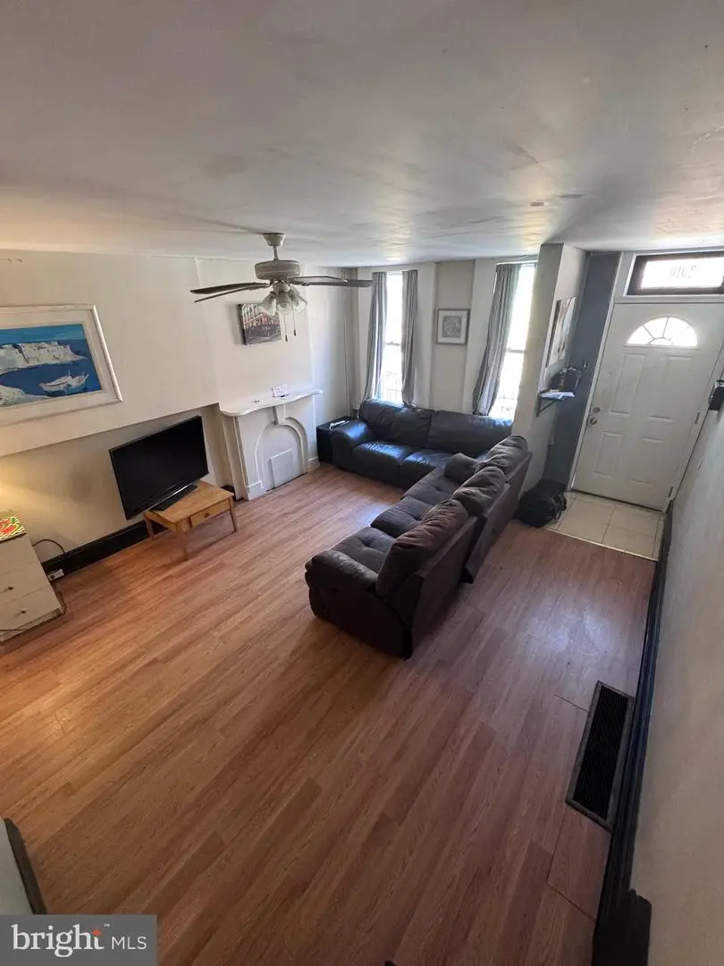 2010 W Oxford St, Philadelphia, PA 19121 - #1