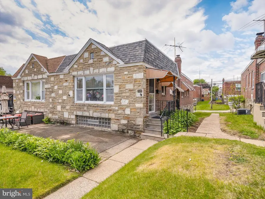 1828 Carwithan St, Philadelphia, PA 19152 - #2