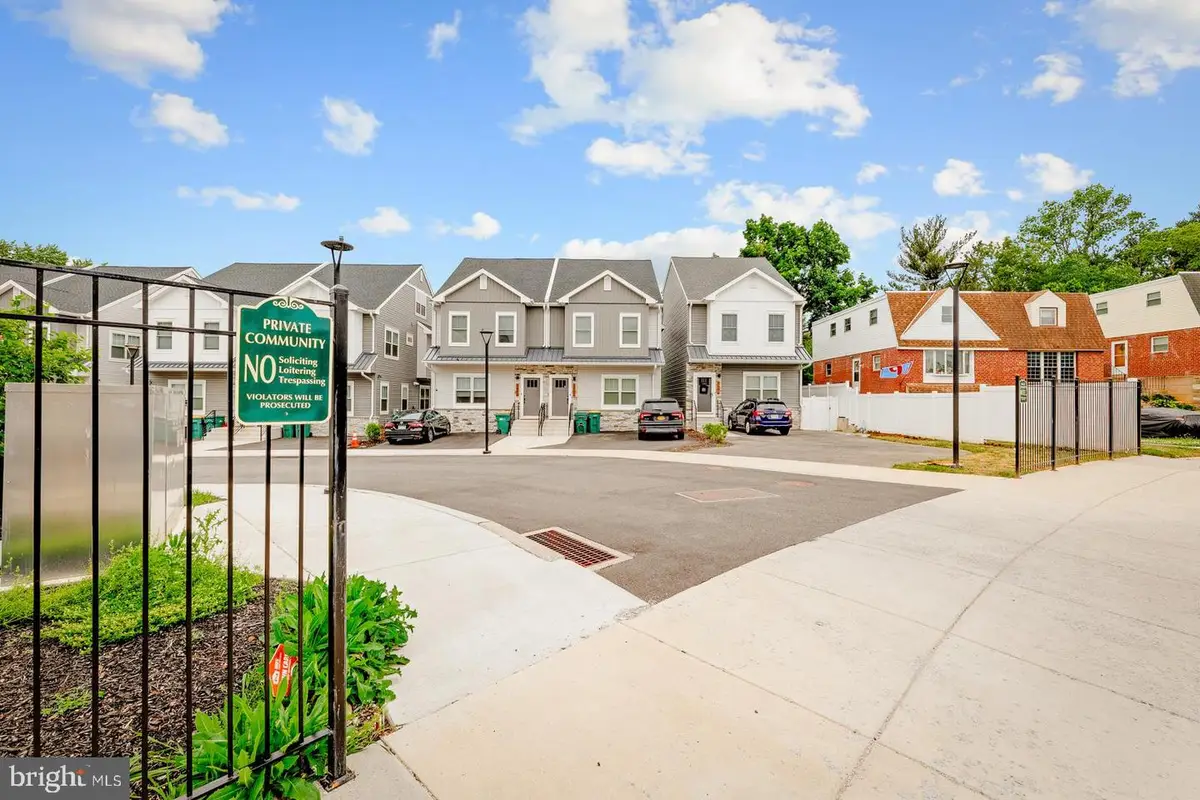 3606 Golfview Ln, Philadelphia, PA 19114 - #1