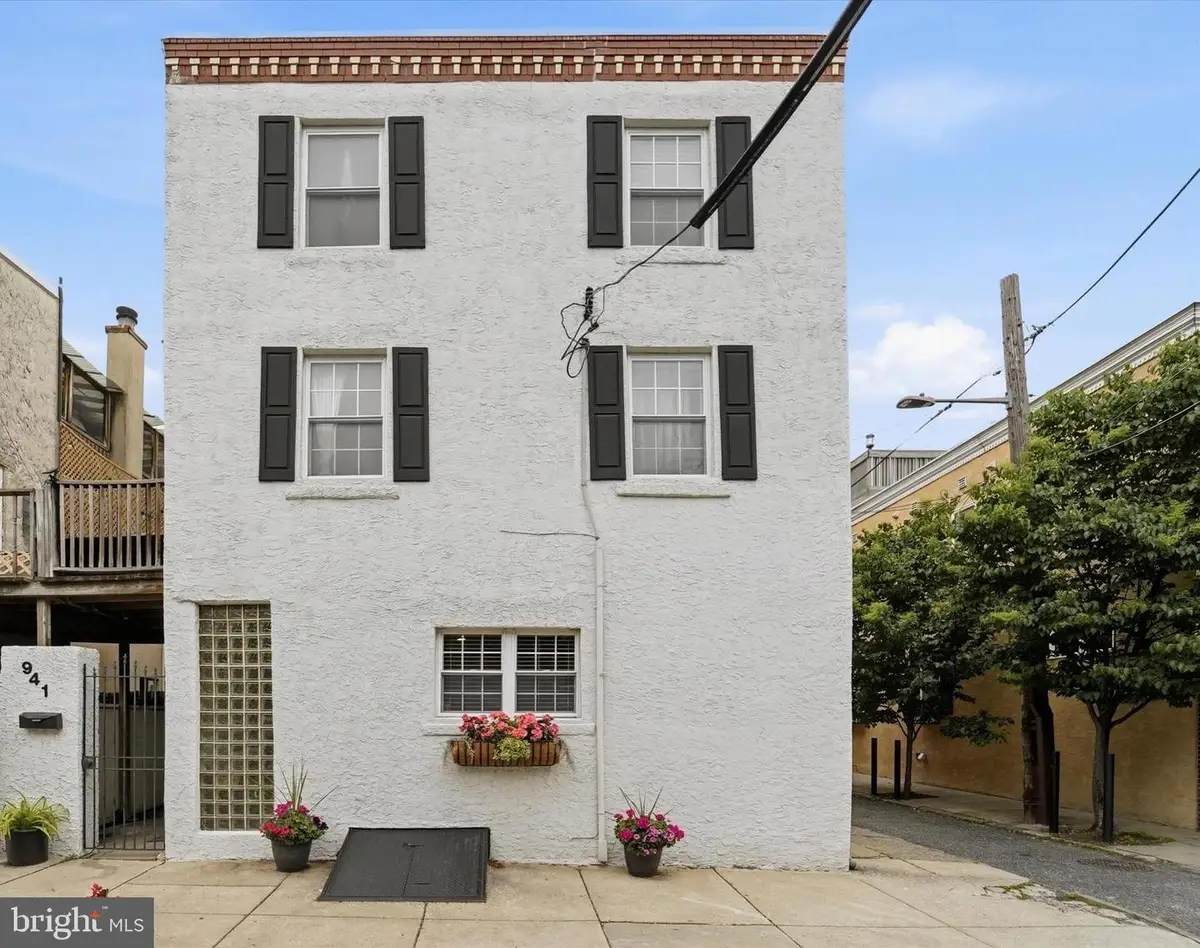 941 Montrose St, Philadelphia, PA 19147 - #1