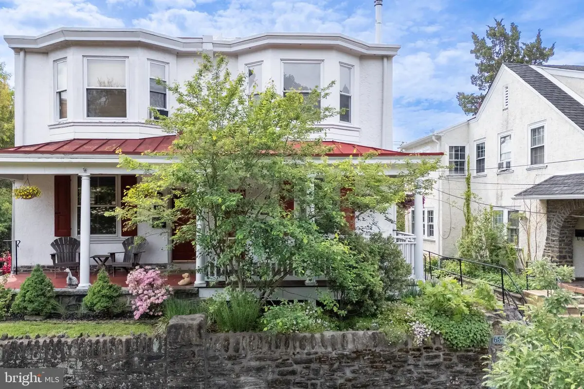 657 W Kingsley St, Philadelphia, PA 19144 - #1