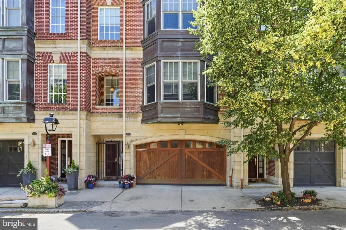 212 Gaskill St, Philadelphia, PA 19147 - #1