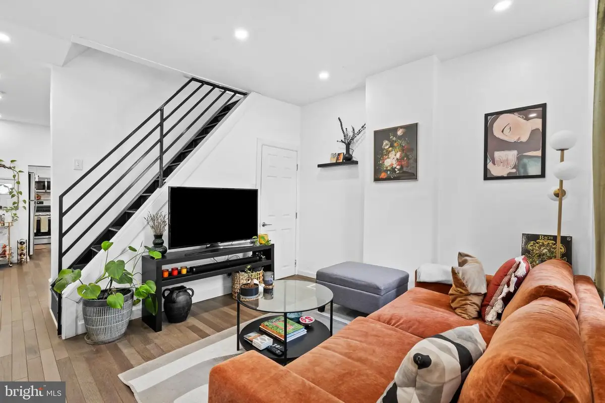 2170 E Oakdale St, Philadelphia, PA 19125 - #1