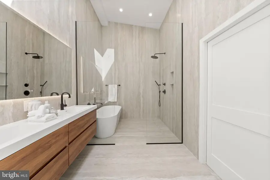 2121 E Sergeant St, Philadelphia, PA 19125 - #2