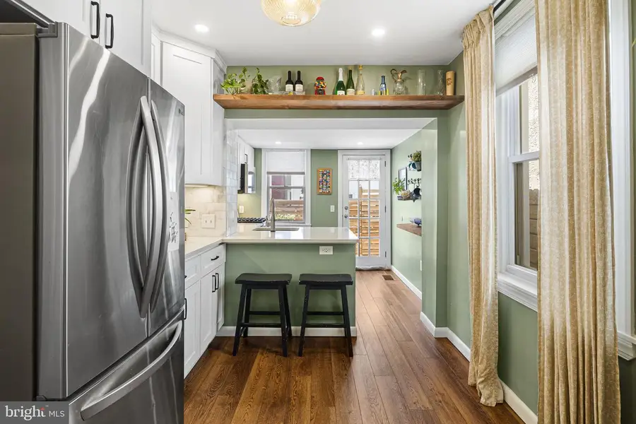880 N Myrtlewood St, Philadelphia, PA 19130 - #3