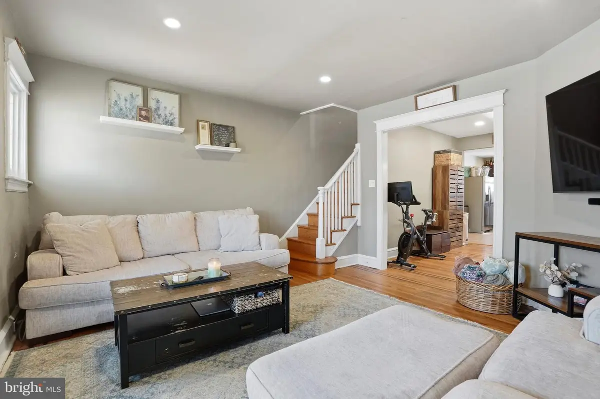 636 Roxborough Ave, Philadelphia, PA 19128 - #1