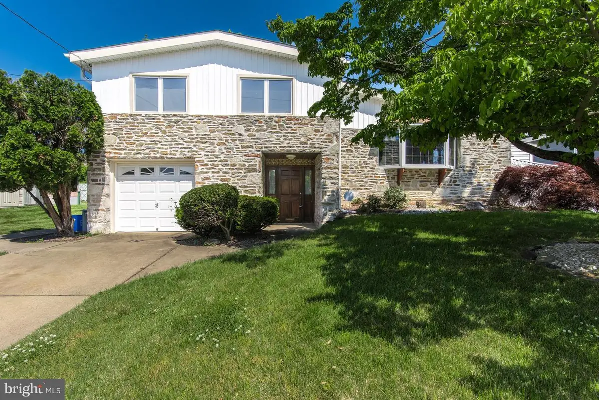 9316 Laramie Rd, Philadelphia, PA 19115 - #1