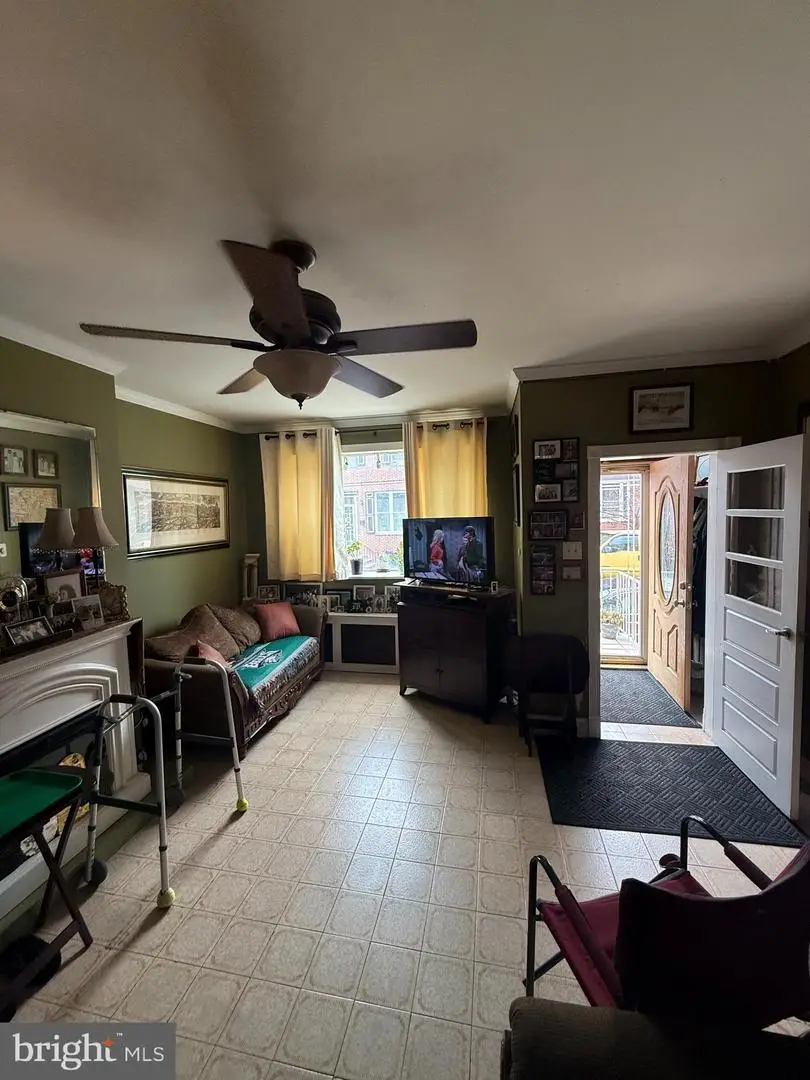 2533 S 15th St, Philadelphia, PA 19145 - #1