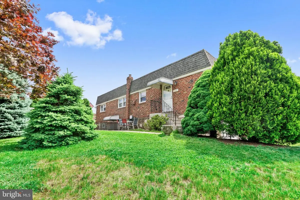 9223 Crispin St, Philadelphia, PA 19114 - #1