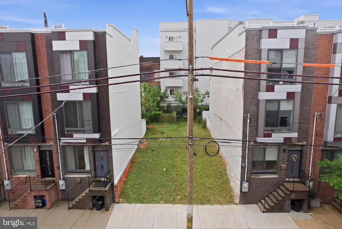 2530 W Oxford St, Philadelphia, PA 19121 - #1