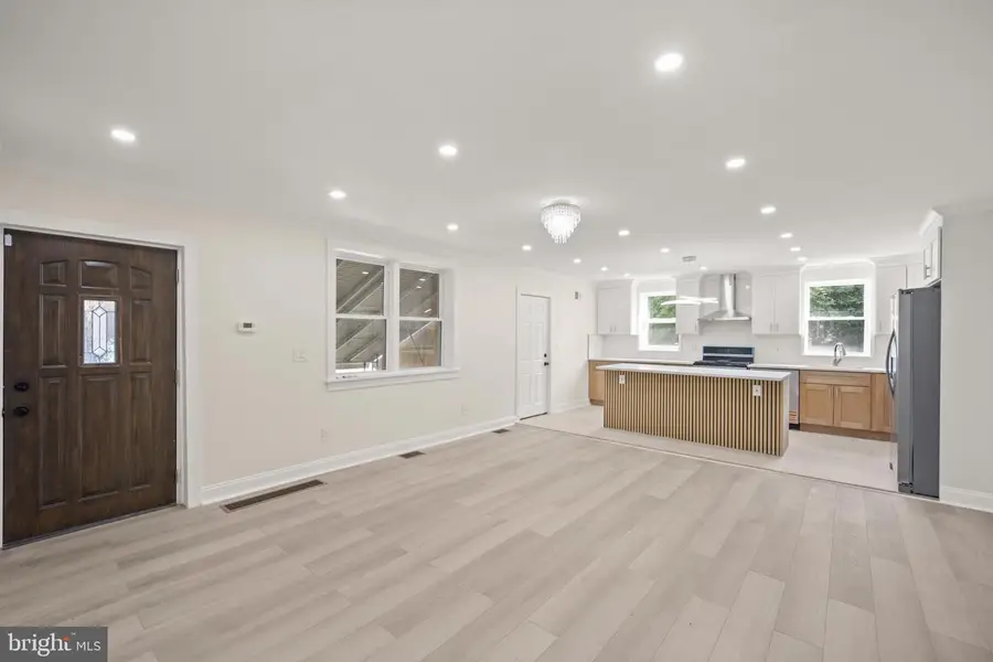 6484 Anderson St, Philadelphia, PA 19119 - #2