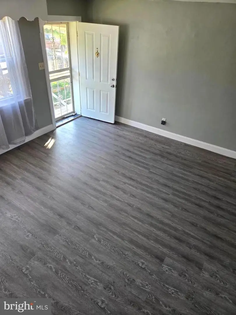 211 Lardner St, Philadelphia, PA 19111 - #2