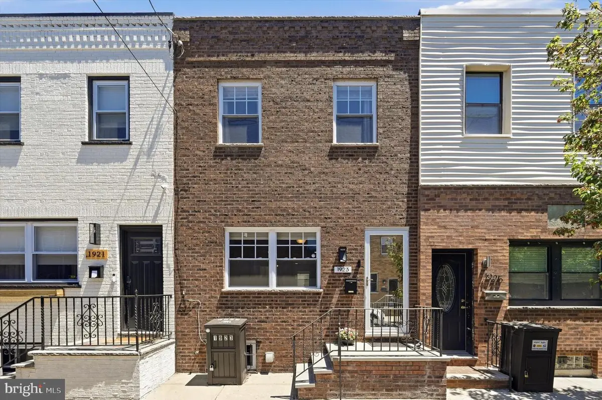 1923 S 10th St, Philadelphia, PA 19148 - #1