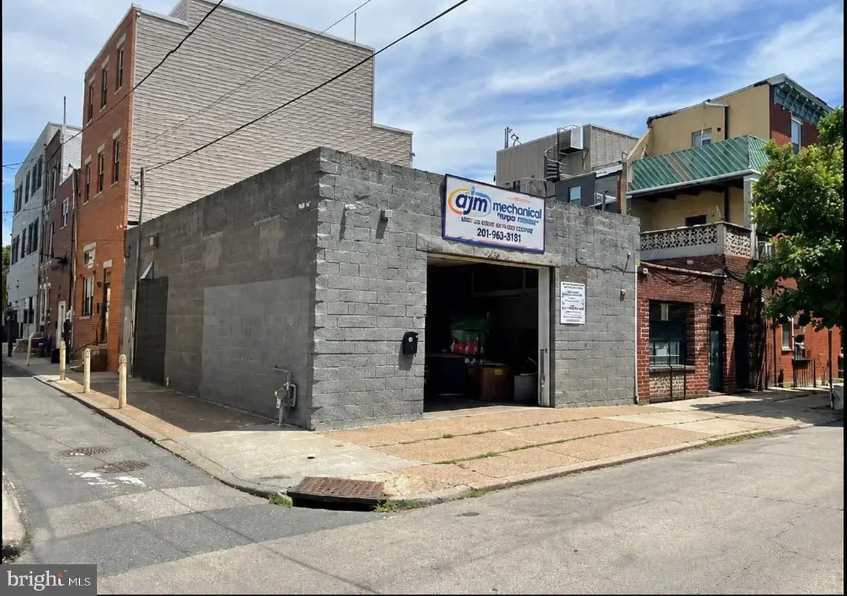 203 Moore St, Philadelphia, PA 19148 - #1