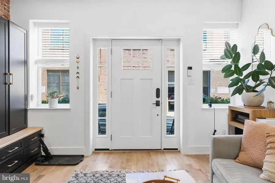 916 Fernon St, Philadelphia, PA 19148 - #3