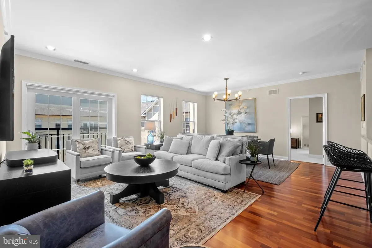 500 Admirals Way #402, Philadelphia, PA 19146 - #1