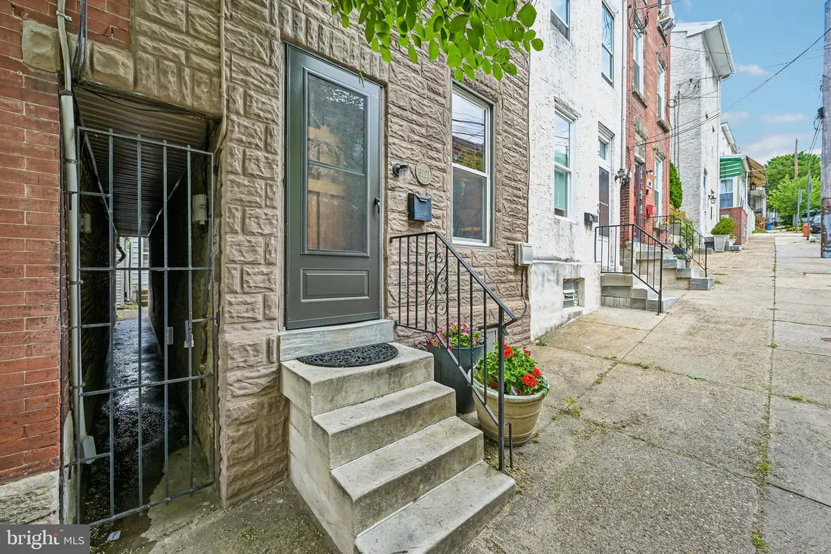 3721 Stanton St, Philadelphia, PA 19129 - #1