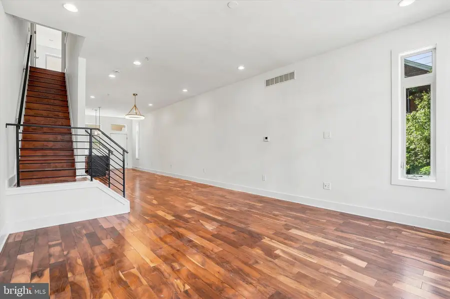 740 S Chris Columbus Blvd #17, Philadelphia, PA 19147 - #3