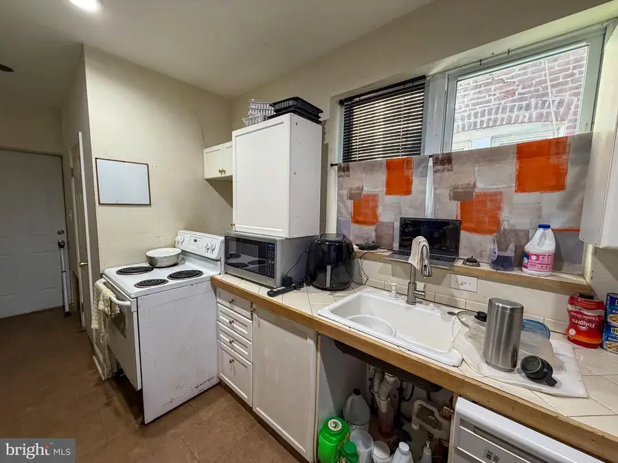 3232 N Newkirk St, Philadelphia, PA 19129 - #3