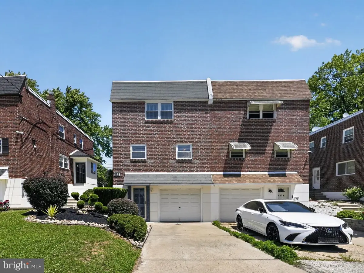 327 Nandina St, Philadelphia, PA 19116 - #1