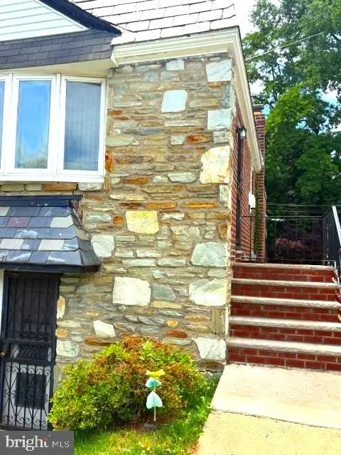 6410 Boyer St, Philadelphia, PA 19119 - #2