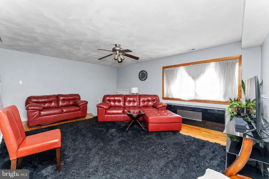 6617 Harley St, Philadelphia, PA 19142 - #3